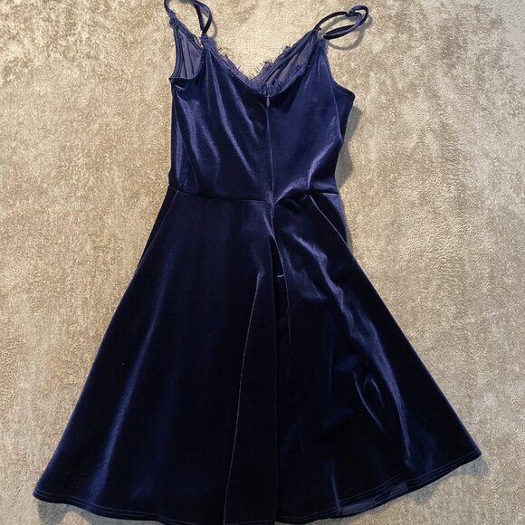 Lulus Dress Womens Small Velvet Velour Navy Blue Lace Babydoll Knee Romantic - Picture 3 of 8